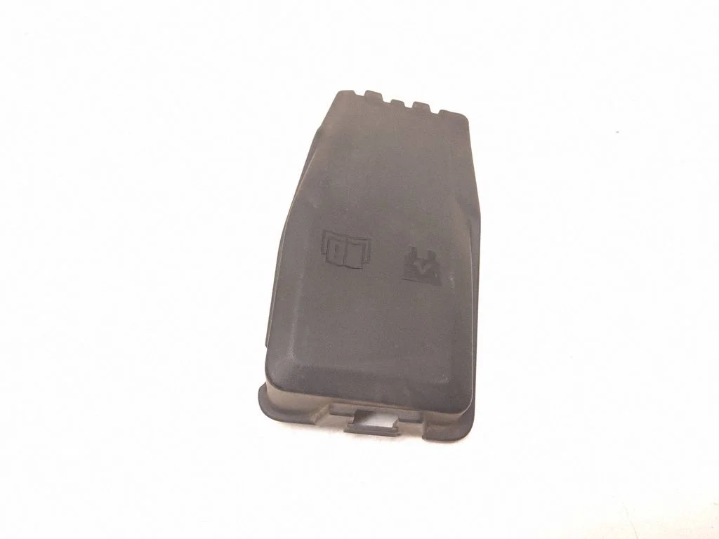Fuse box cover 6G9T14A076L