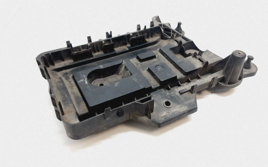 Battery tray – Volkswagen Touran II (2010-2016)