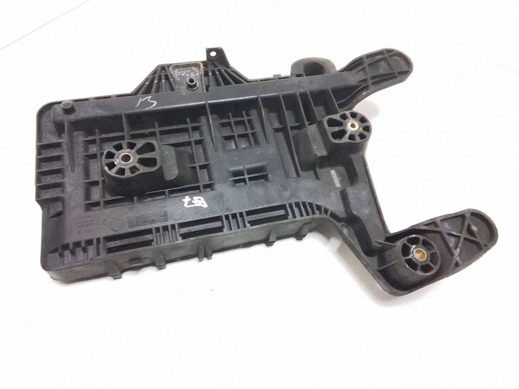 Battery tray – Volkswagen Passat CC (2008-2016)
