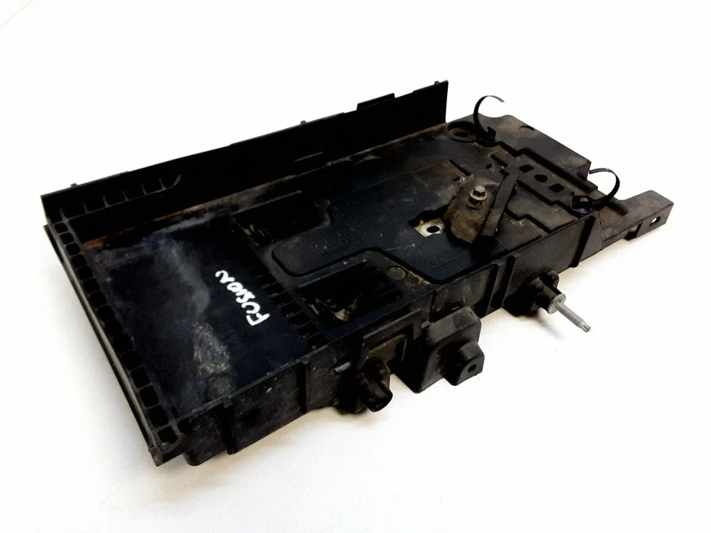 Battery tray – Ford Fusion II (2013-)