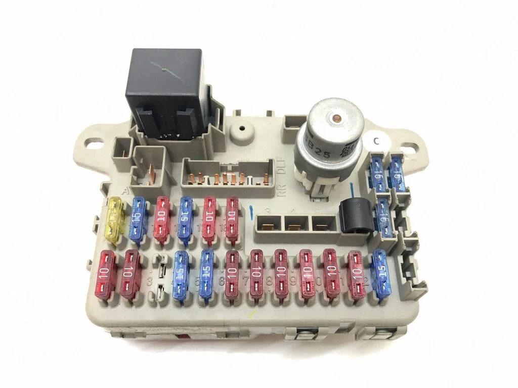 Fuse box set YWC104500