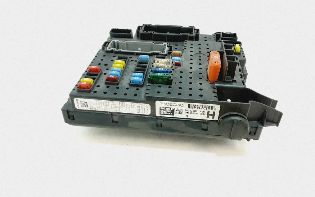 Fuse module – Volvo V70 (2005-2008)