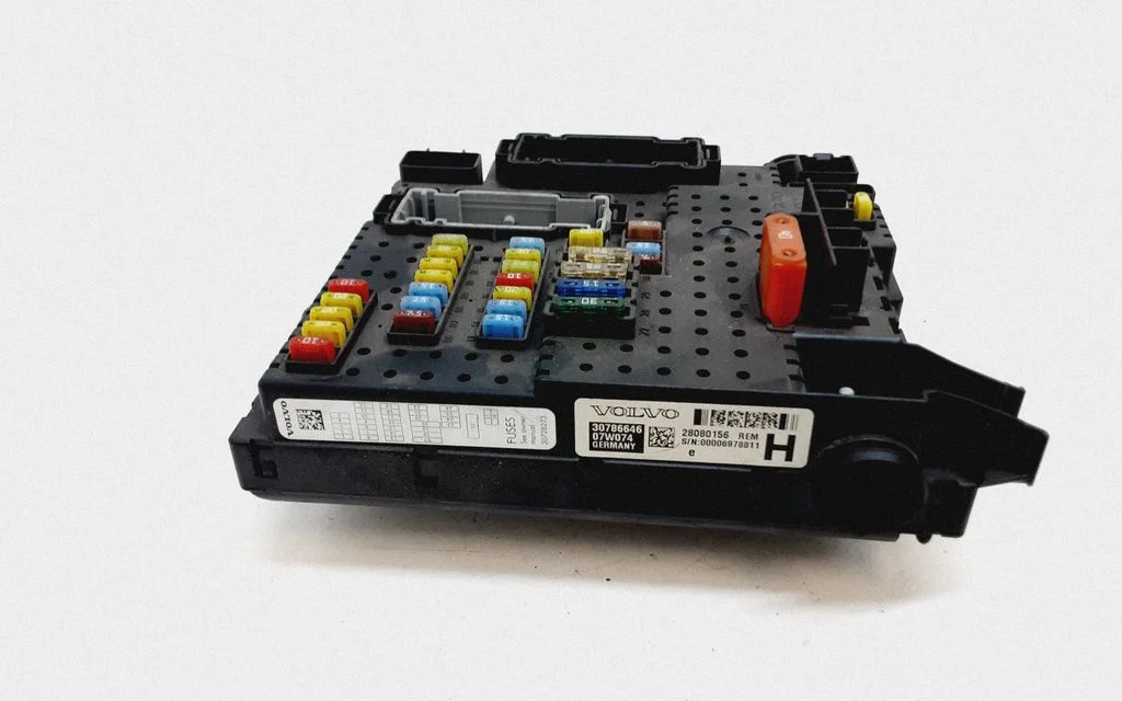 Fuse module – Volvo XC90 (2007-2014)