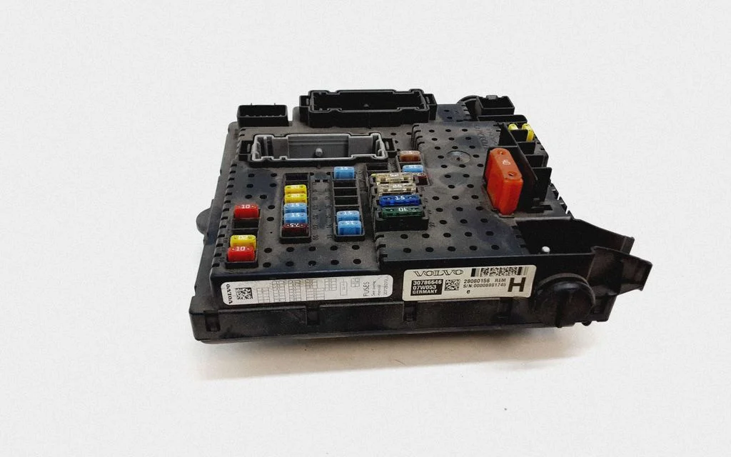 Fuse module – Volvo XC90 (2007-2014)