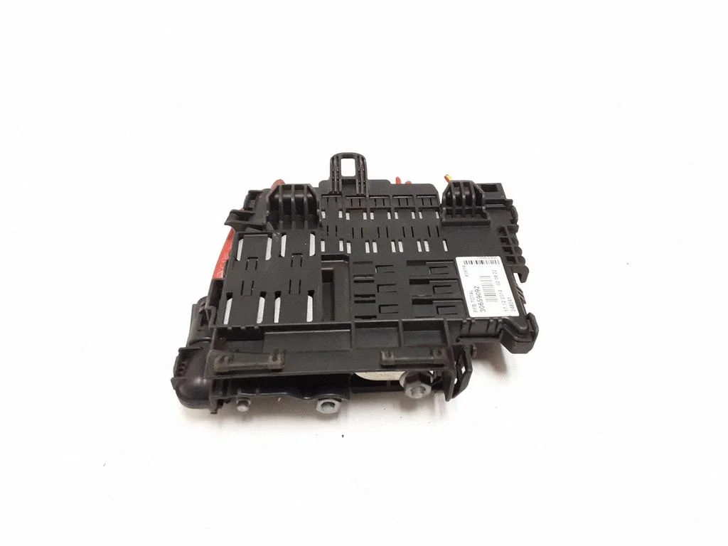 Fuse module – Volvo XC60 (2014-2016)
