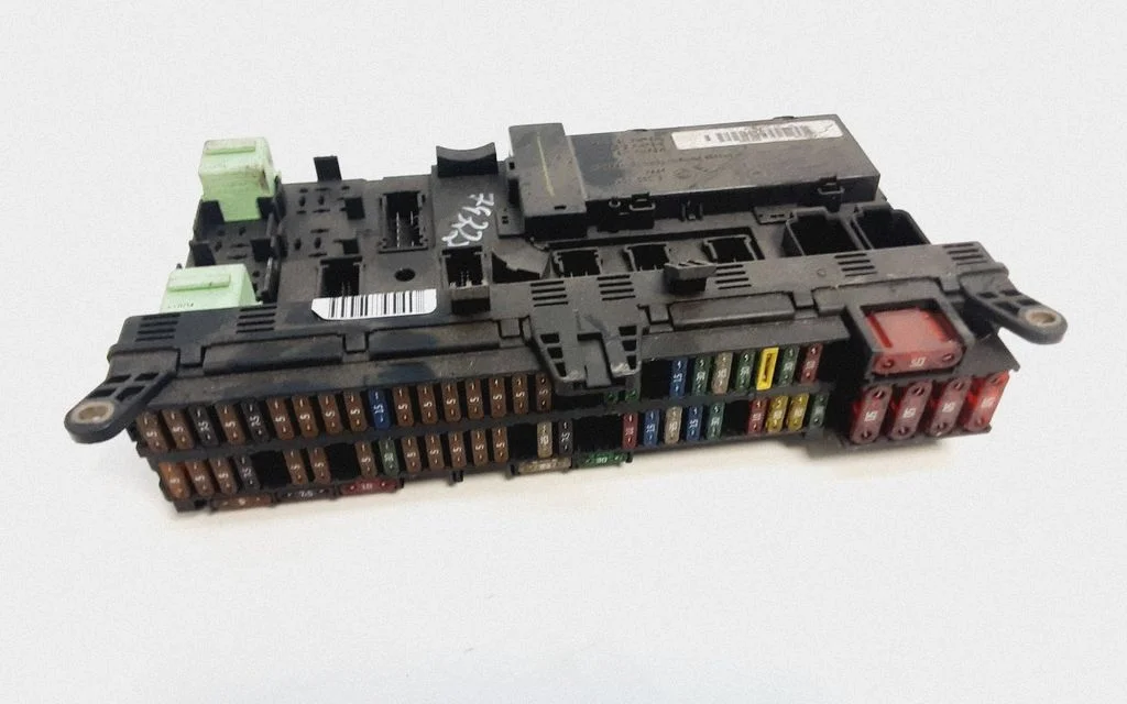 Fuse module 8380409