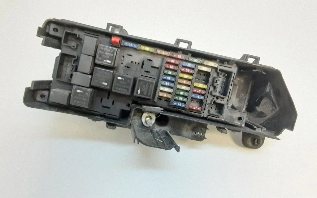 Kaitsmeplokk – Volvo XC90 (2003-2006)