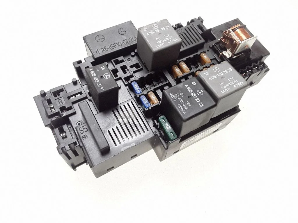 Fuse module – Mercedes-Benz GLC-Class C253 (2016-)