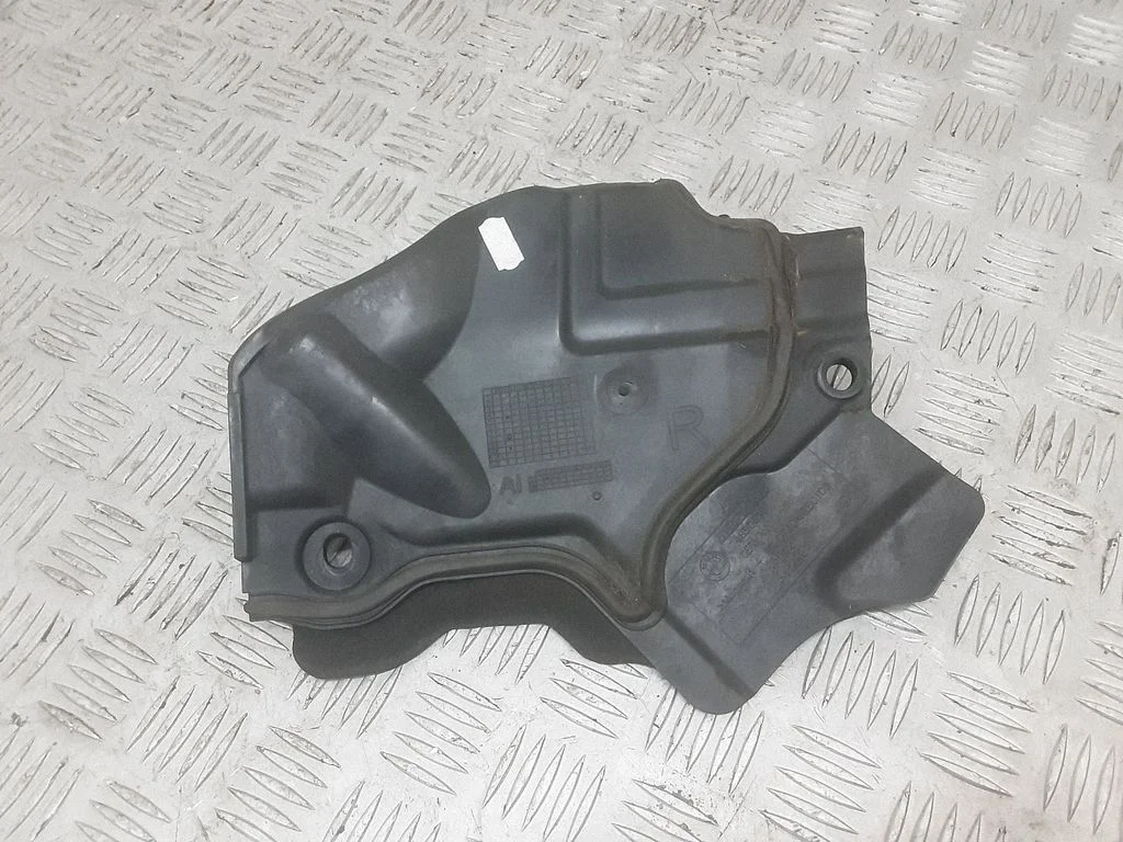 Other engine bay part – BMW 7 Series F01 F02 F03 F04 (2008-2016)