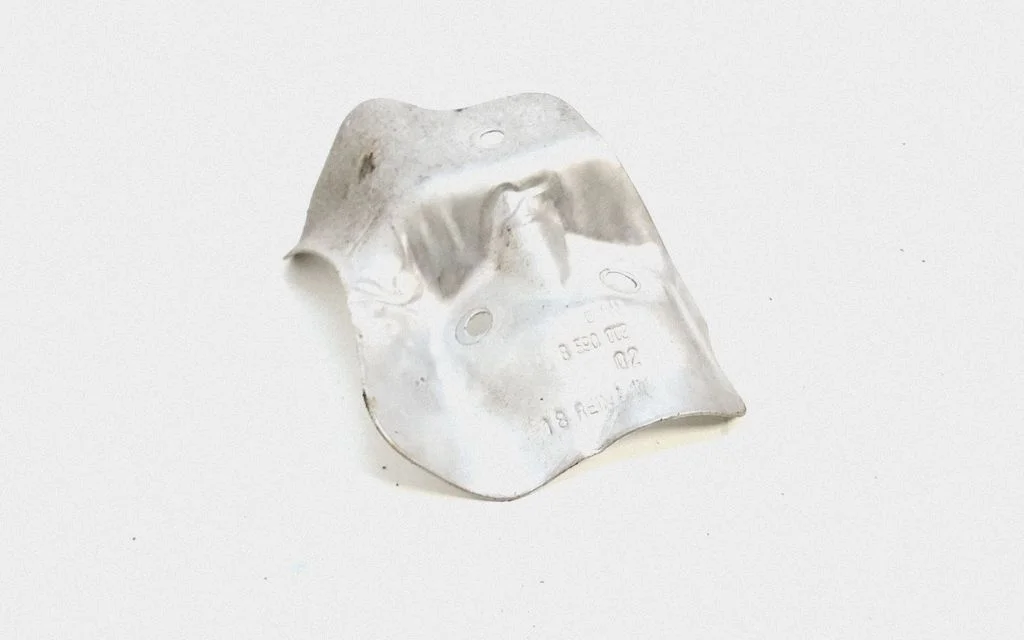 Pozostałe części komory silnika 8590003