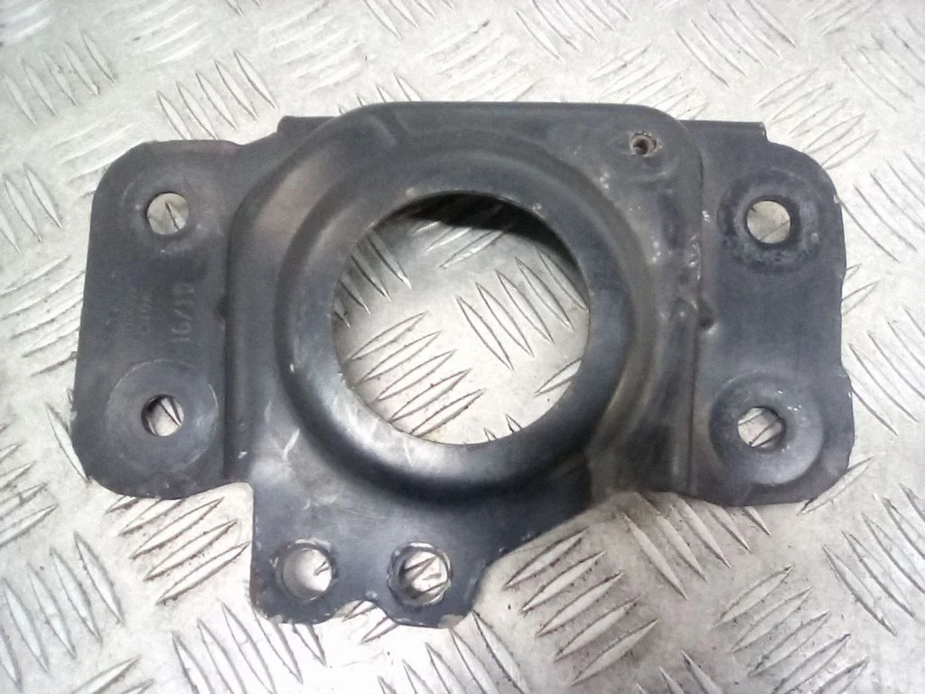 Other engine bay part