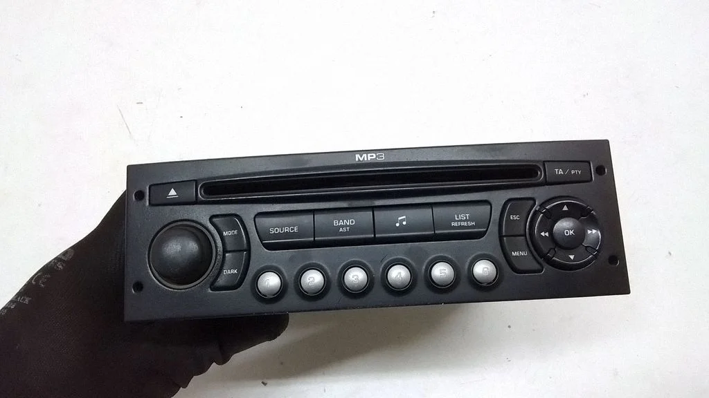 Radio/CD/DVD/GPS head unit 9664769777