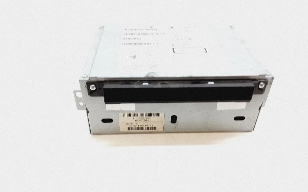 Radio/CD/DVD/GPS head unit 31357212