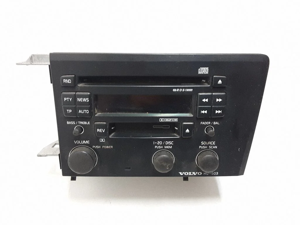 Radio/CD/DVD/GPS head unit – Volvo V70 (2000-2004)