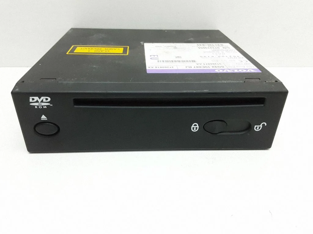 Radio/CD/DVD/GPS head unit – Volvo V70 (2005-2008)