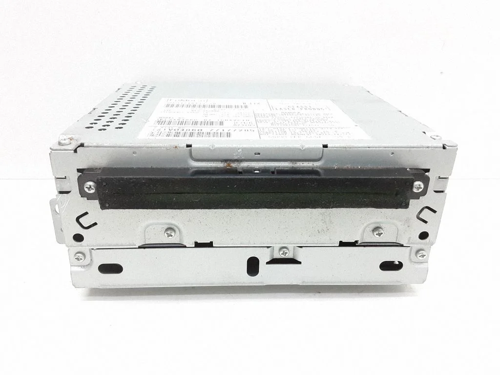 Radio/CD/DVD/GPS head unit – Volvo V70 (2005-2008)