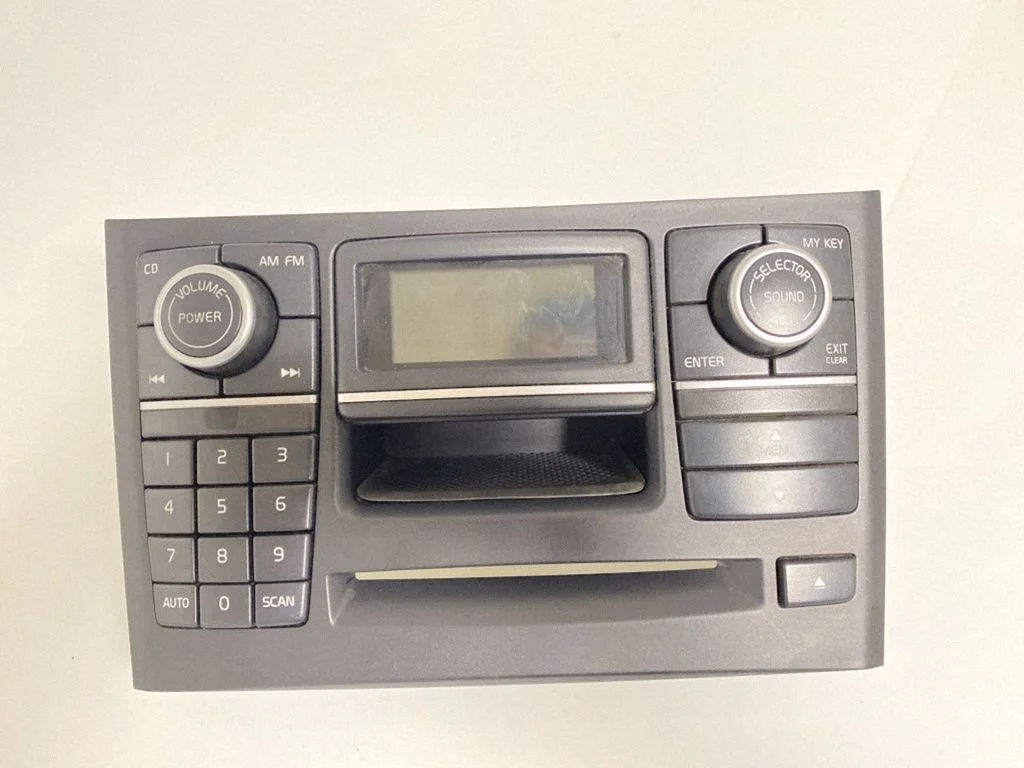 Radio/CD/DVD atskaņotājs/navigācija