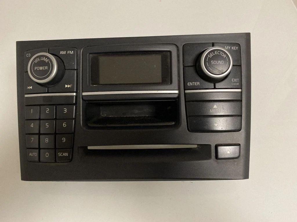 Radio/CD/DVD atskaņotājs/navigācija