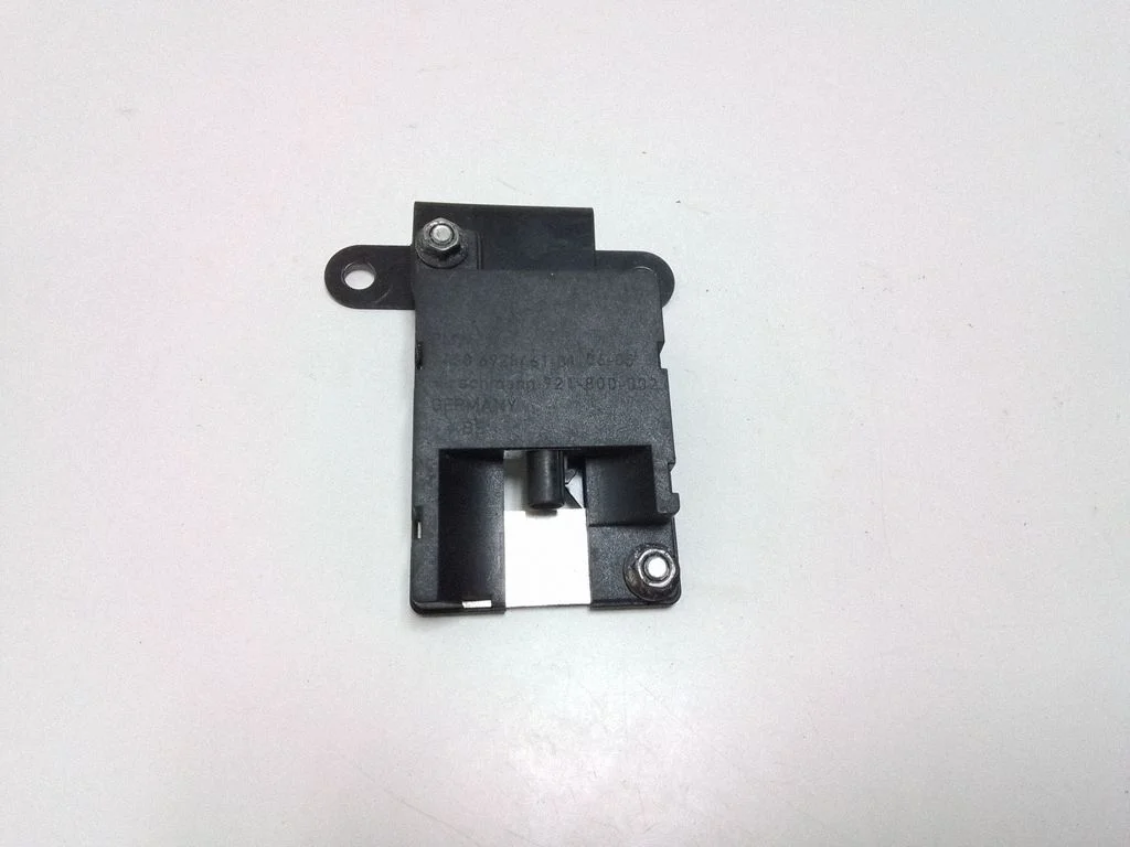 Aerial antenna amplifier – BMW 7 Series E65 E66 (2001-2008)