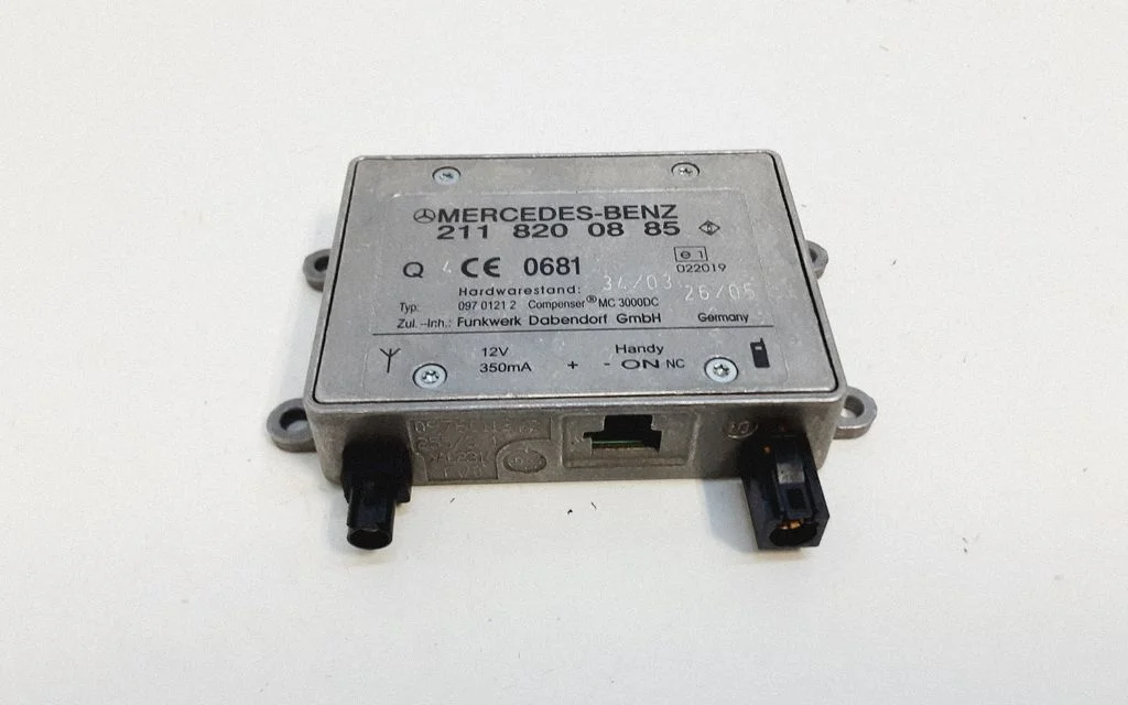 Aerial antenna amplifier – Mercedes-Benz CLS-Class C219 (2003-2011)