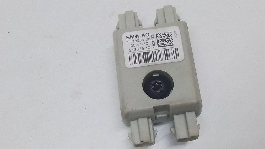 Aerial antenna amplifier – BMW 7 Series F01 F02 F03 F04 (2008-2016)