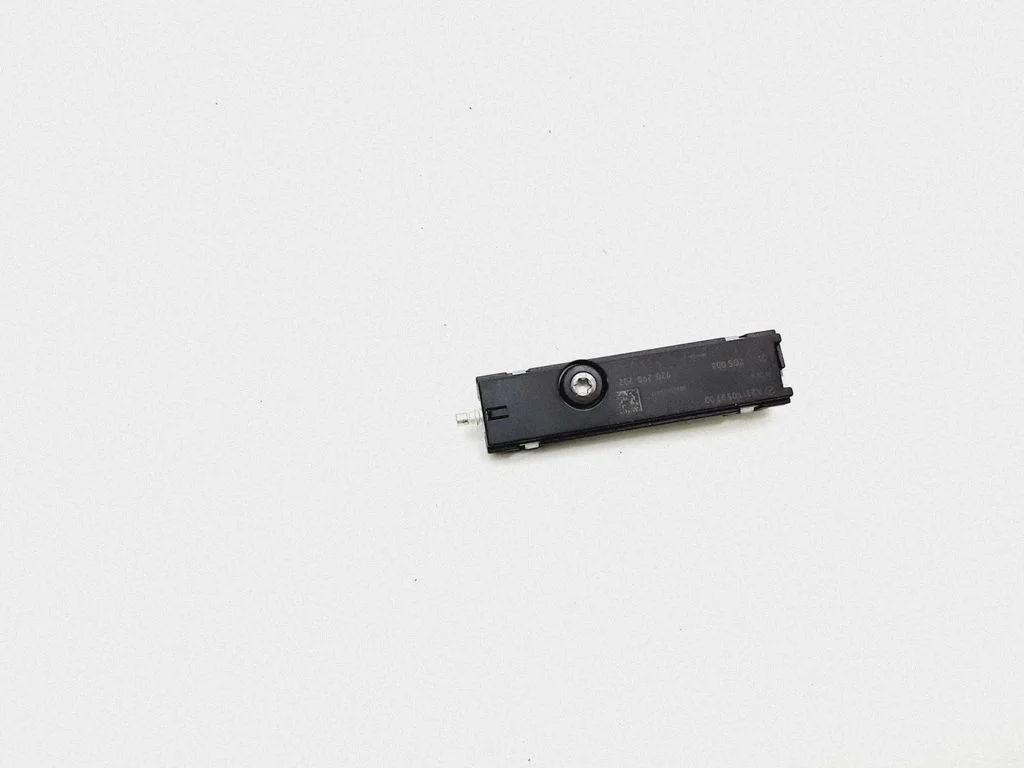 Aerial antenna amplifier – Mercedes-Benz GLC-Class C253 (2016-)