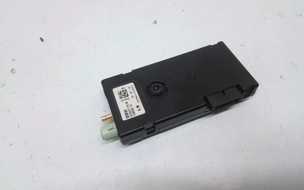 Aerial antenna amplifier – BMW 3 Series GT F34 (2013-2017)
