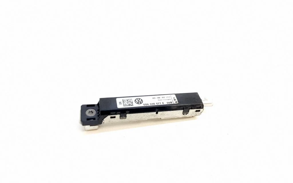 Wzmacniacz antenowy 5G6035577E