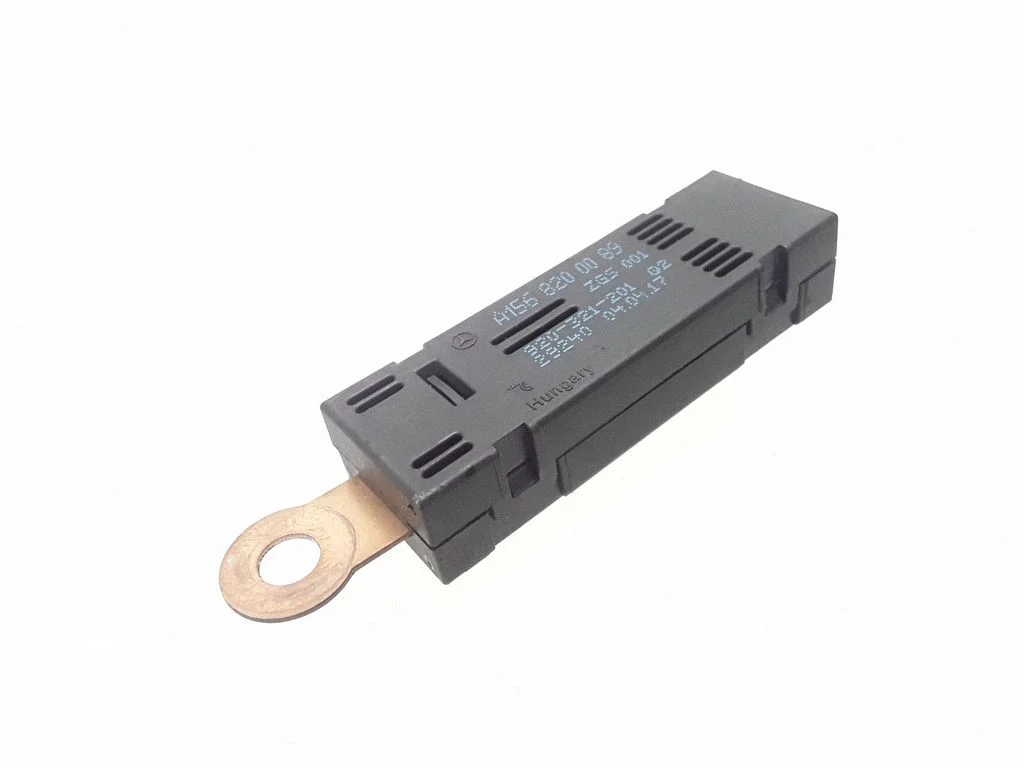 Aerial antenna amplifier – Mercedes-Benz C-Class W205 (2014-2021)