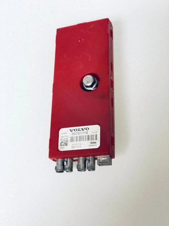 Aerial antenna amplifier – Volvo XC60 (2009-2013)