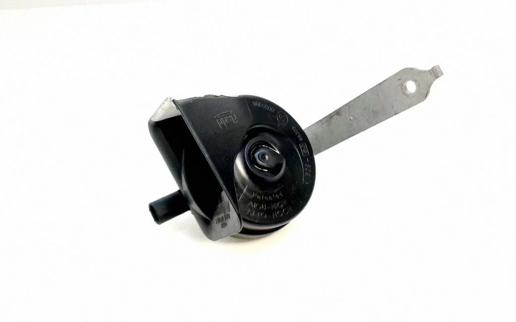 Horn signal – BMW 7 Series E65 E66 (2001-2008)
