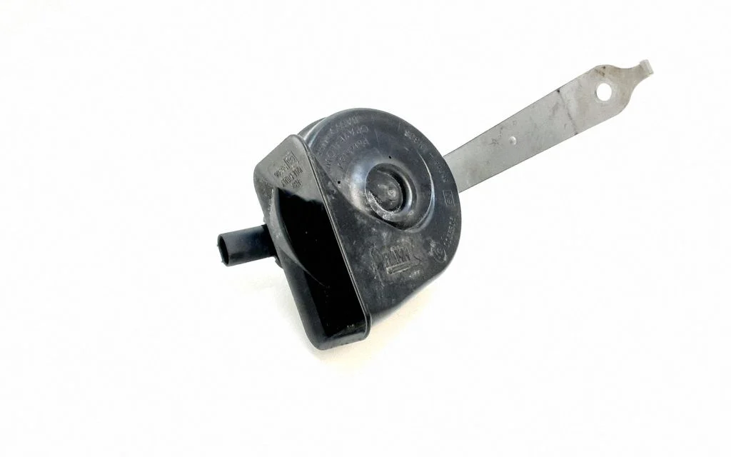 Horn signal – BMW 7 Series E65 E66 (2001-2008)