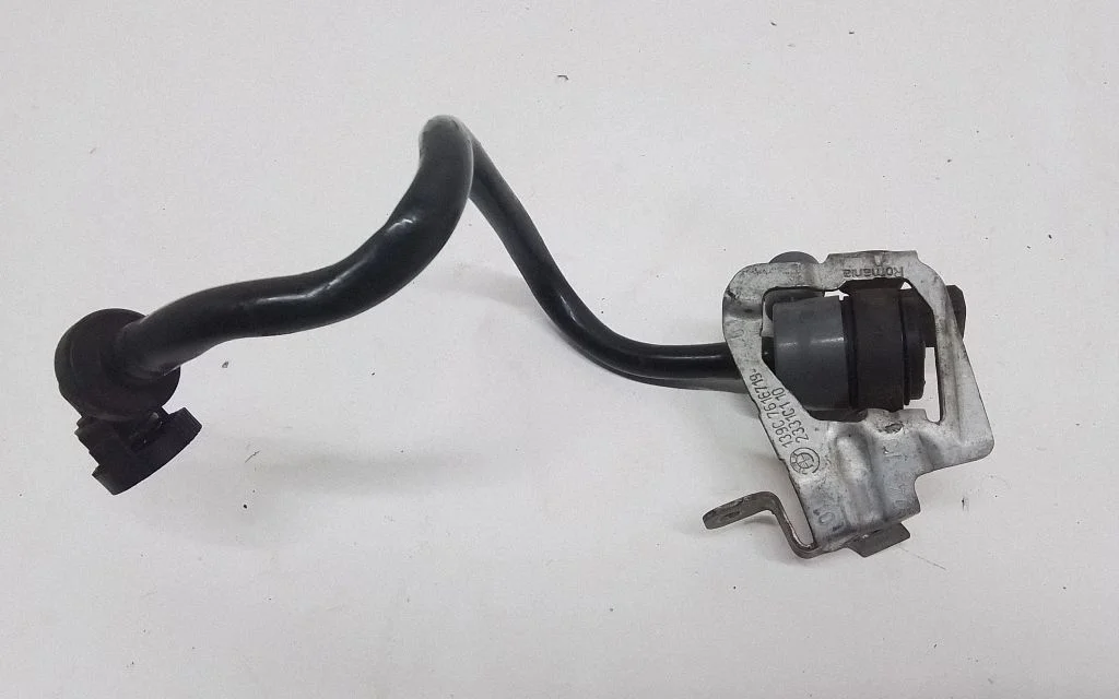 Breather/breather pipe/hose – BMW 7 Series F01 F02 F03 F04 (2008-2016)