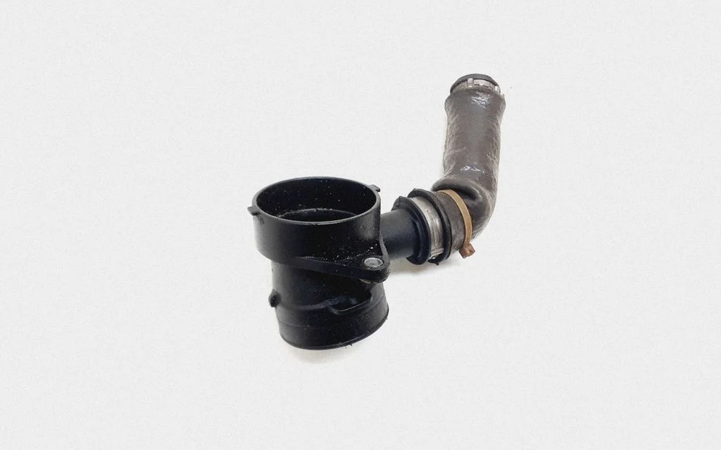 Breather/breather pipe/hose – Volvo V50 (2008-2012)