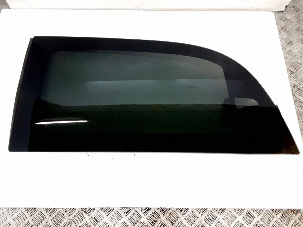 Rear side window – Dodge Grand Caravan (2008-2020)