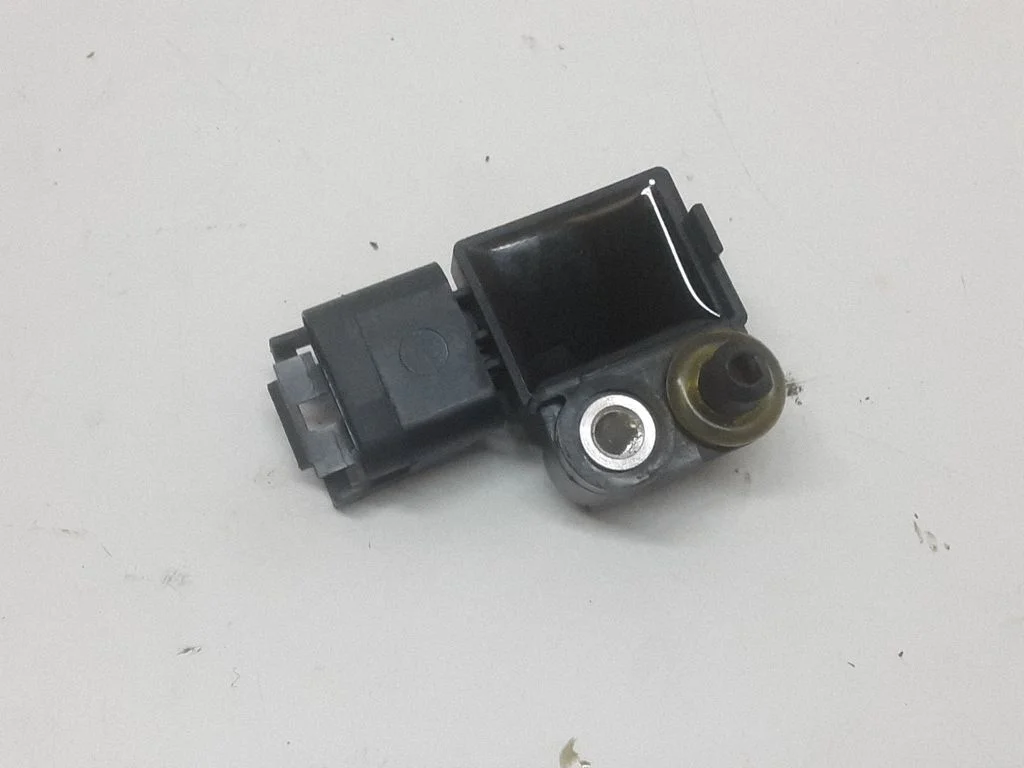 Airbag deployment crash/impact sensor – BMW 7 Series F01 F02 F03 F04 (2008-2016)