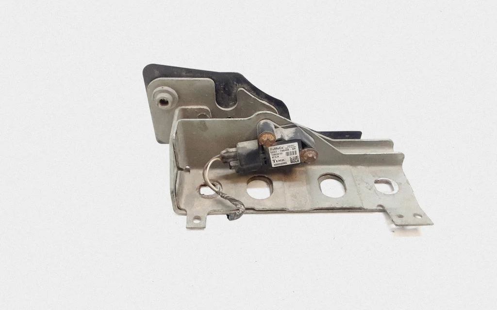 Airbag deployment crash/impact sensor – Land Rover Discovery 3 - LR3 (2005-2009)