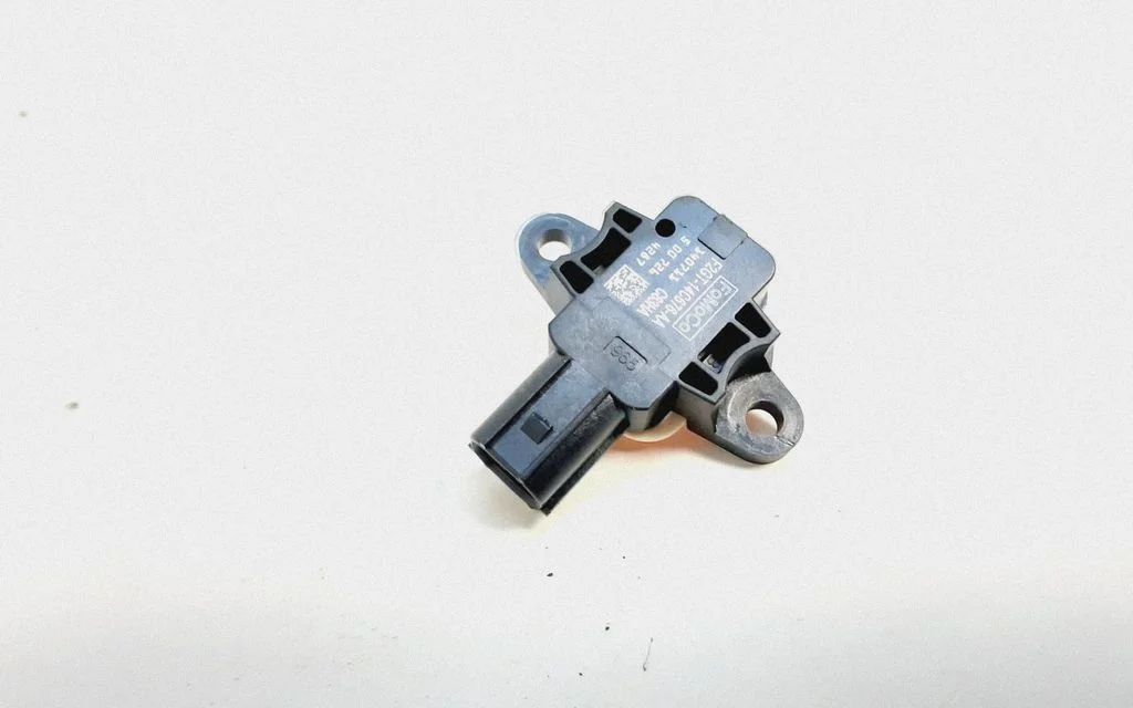 Airbag deployment crash/impact sensor – Ford Fusion II (2013-)