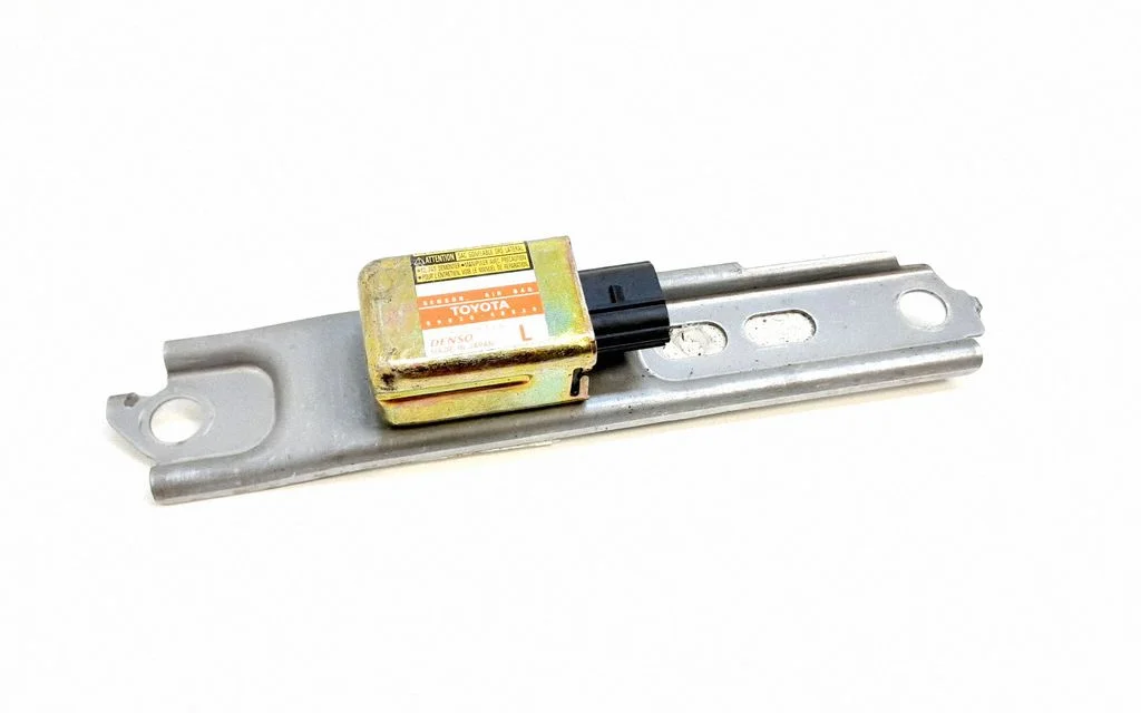 Turvapadja löögiandur 8983048020
