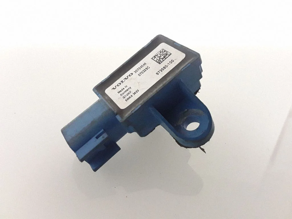 Airbag deployment crash/impact sensor – Volvo C30 (2007-2010)