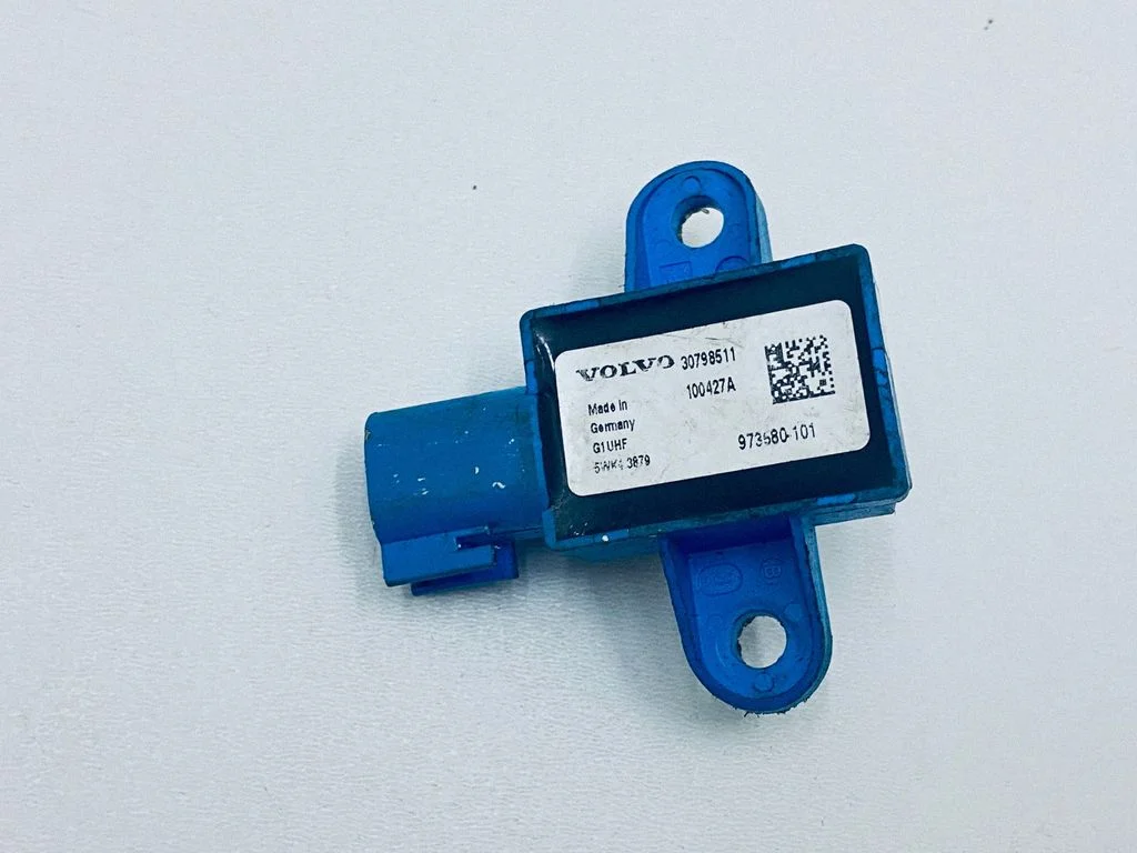 Drošības spilvenu trieciena sensors
