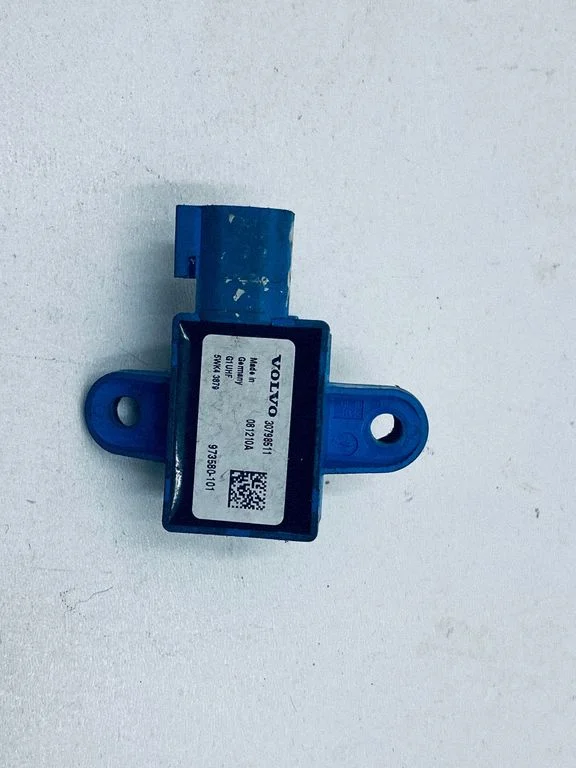 Drošības spilvenu trieciena sensors