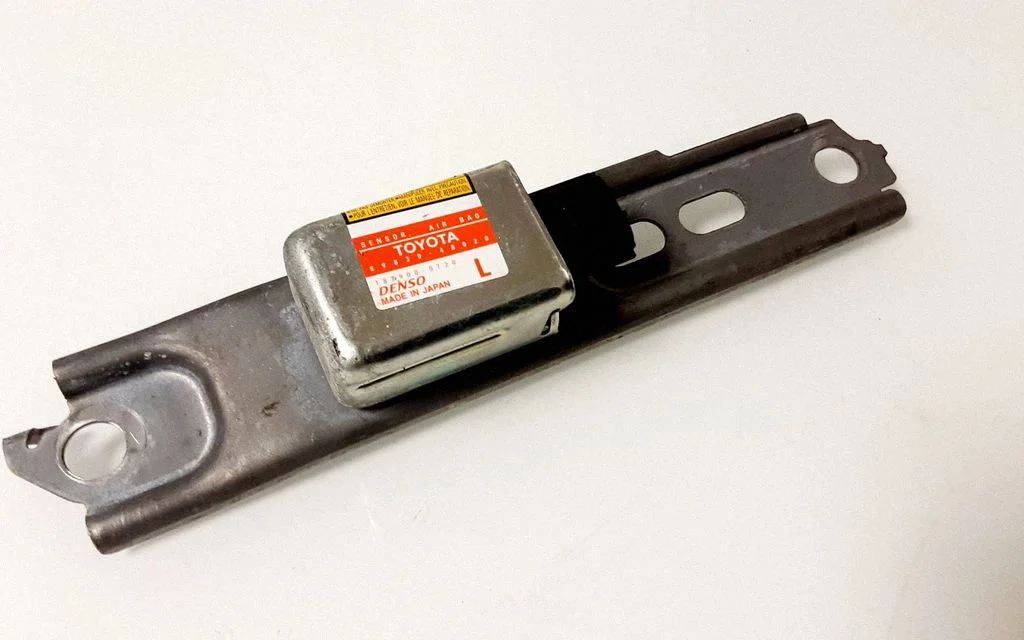Turvapadja löögiandur 8983048020