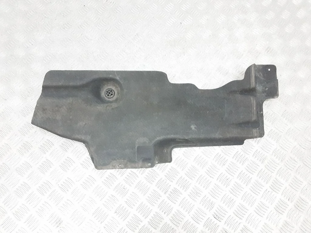 Tagavedrustuse põhjakaitse – Volvo V40 (2012-2019)