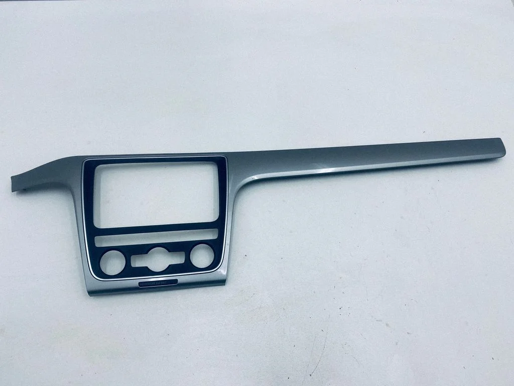 Radio/GPS head unit trim – Volkswagen Passat CC (2008-2016)