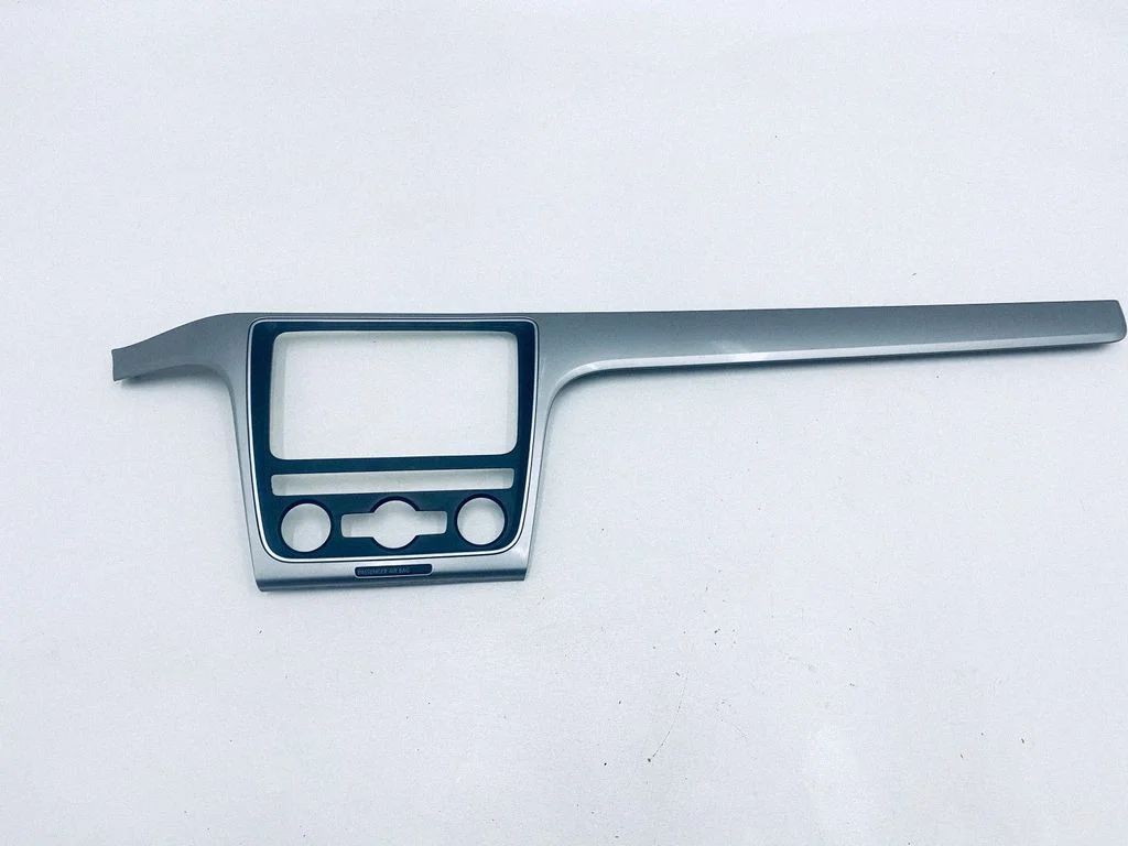 Radio/GPS head unit trim – Volkswagen Passat CC (2008-2016)