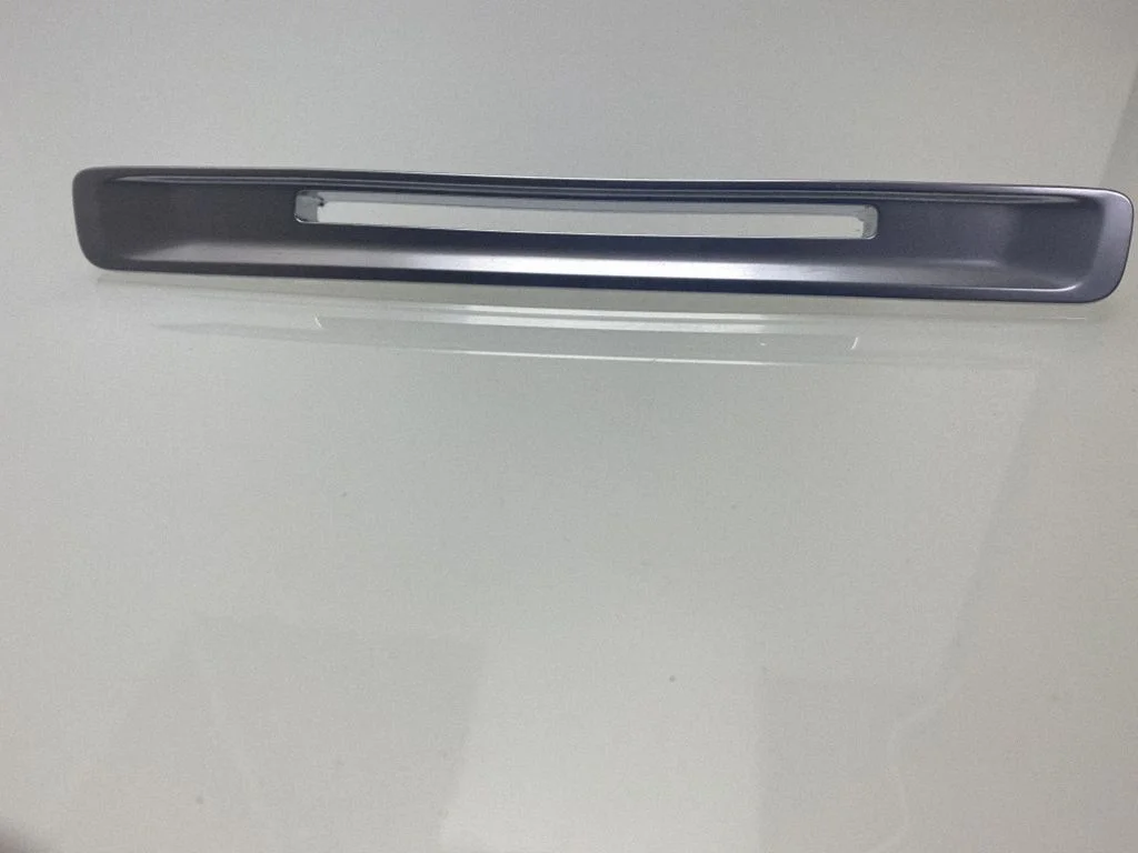 Radio/GPS head unit trim – Volvo XC60 (2009-2013)