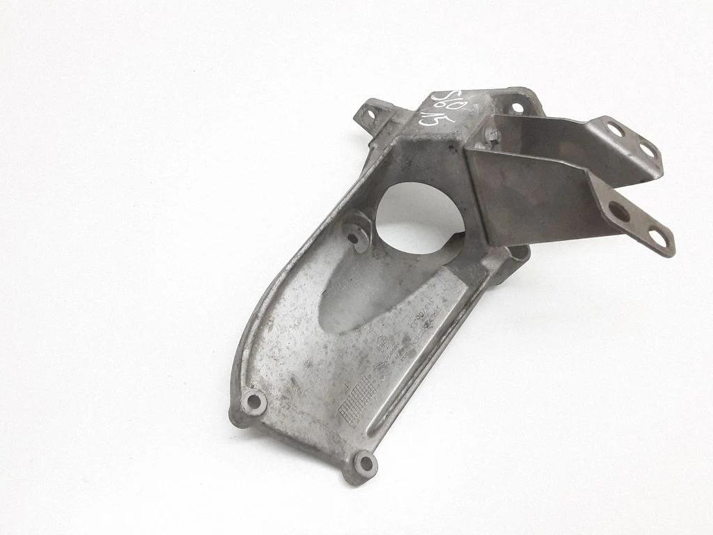 Summuti kinnitus/ hoidik – Volvo V40 (2012-2019)