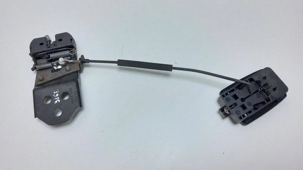 Seat back rest lock catch – BMW 5 Series GT F07 (2010-2017)