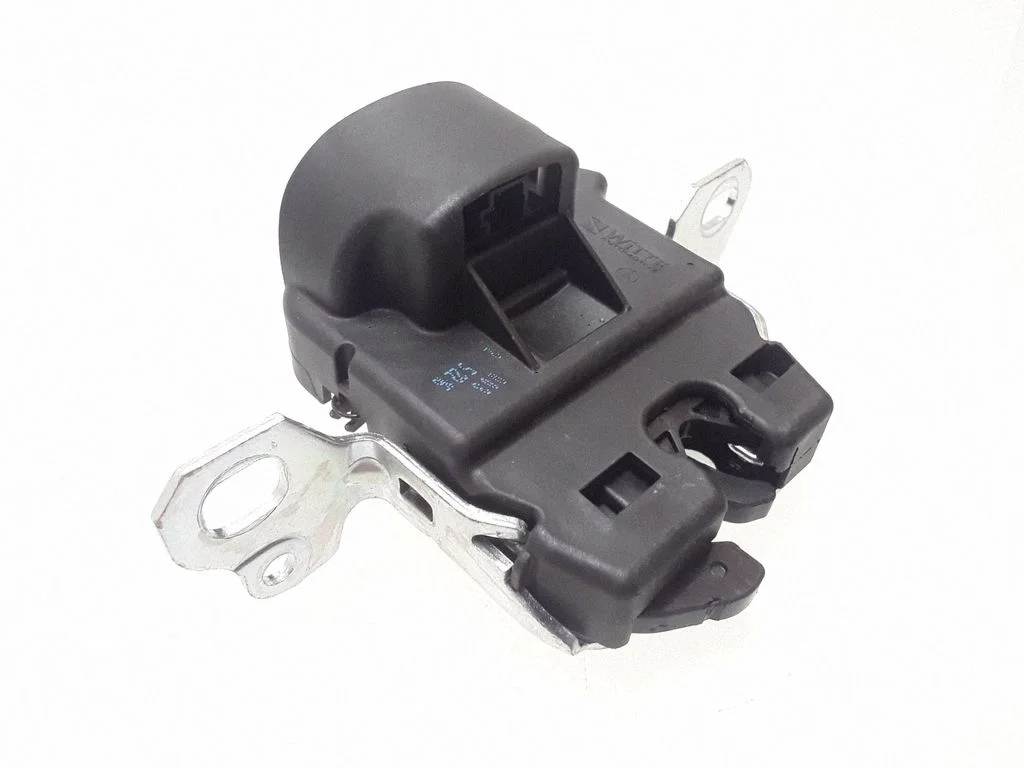 Seat back rest lock catch – Mercedes-Benz C-Class W205 (2014-2021)